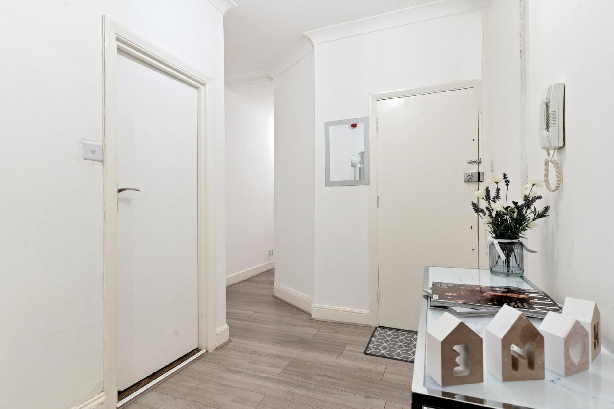 Stylish 2 Bed Apartment Near Central ロンドン エクステリア 写真